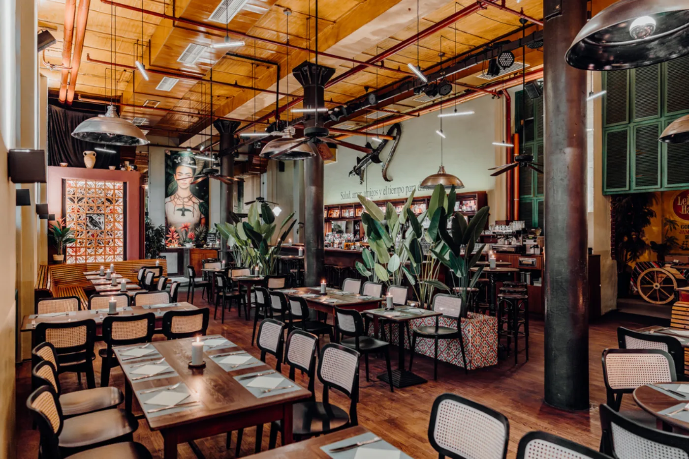 Joe Peña's Interior